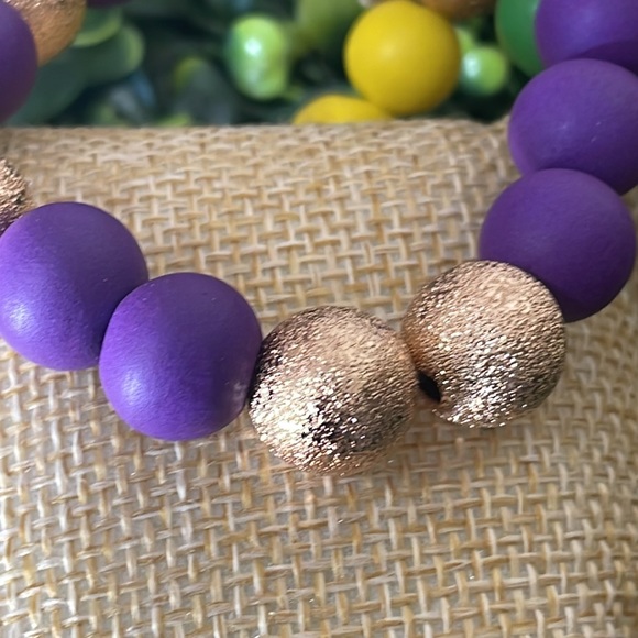 🎉💜 Mardi Gras Multicolor Beaded Stretch Bracelet Stack - Picture 2 of 4
